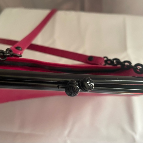 HOBO Dixie Fuchsia Pink Rose Kisslock Leather Crossbody Bag Clutch Purse - Picture 3 of 12